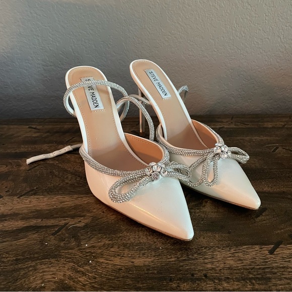 Bow heels - Picture 8 of 8